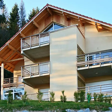 With One Bedroom In With Wonderful Lake View Terrace And Wifi 2 Km From The Slopes Apartment